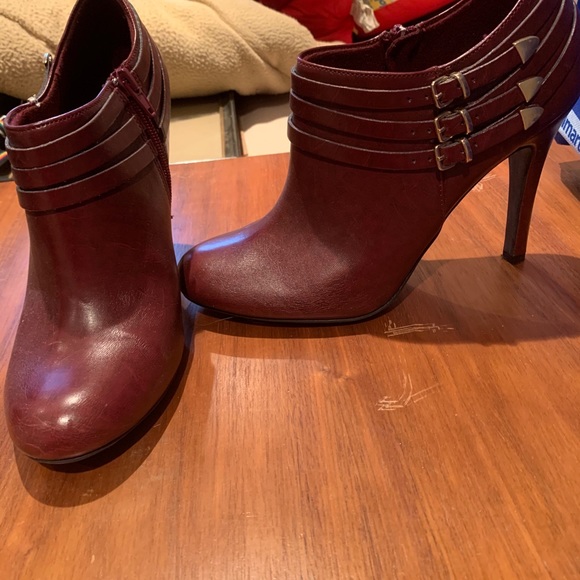 Mini boots red pair - Picture 2 of 2